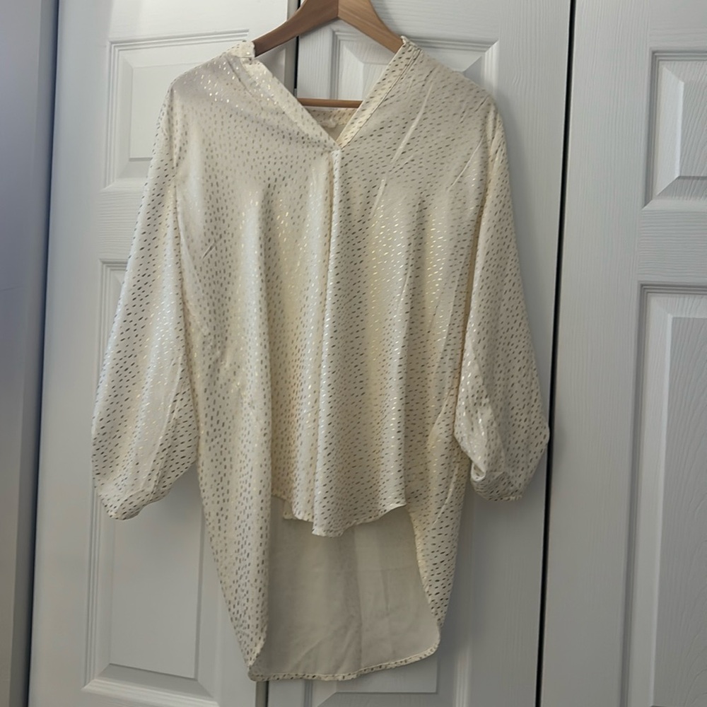 Lush V-neck Roll up blouse